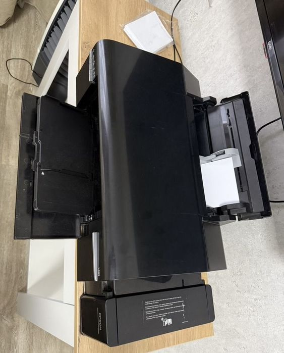 Epson L805 цветной принтер