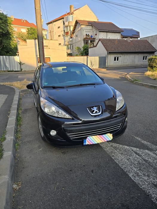Peugeot 207 an   2010 radiata.