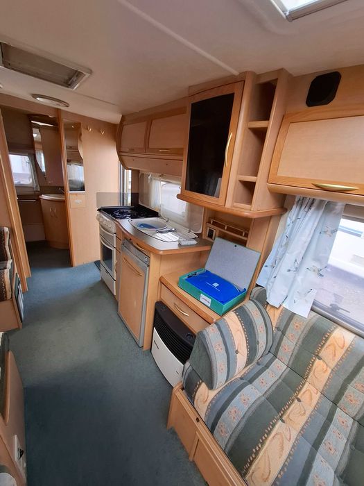 Rulotă ABBEY Vogue GTS 416 2003 cu 4 locuri de dormit cu cort si motor mover