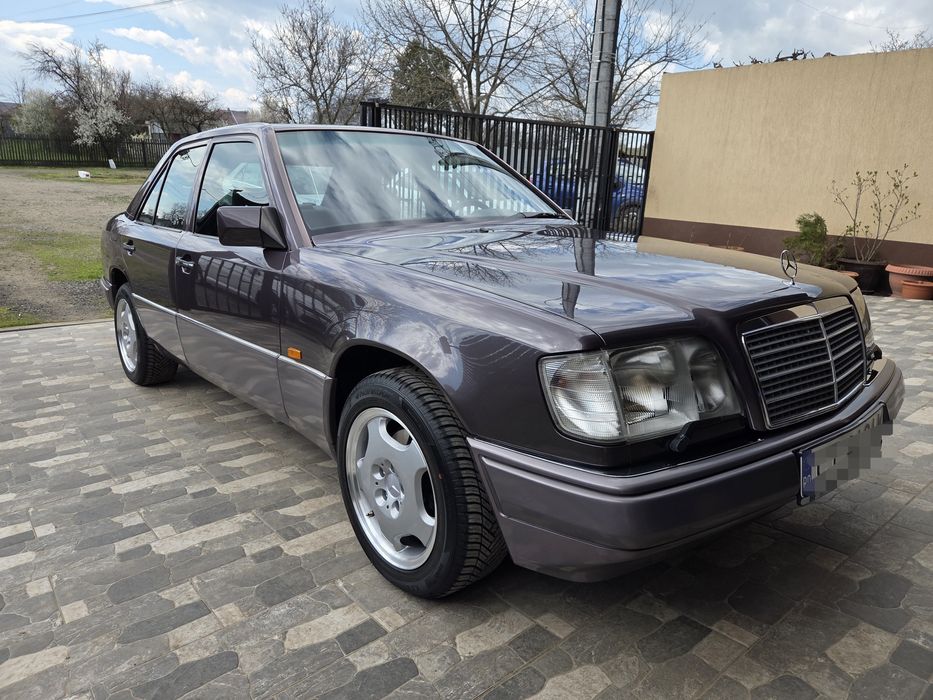 MERCEDES-BENZ E-Class 1994