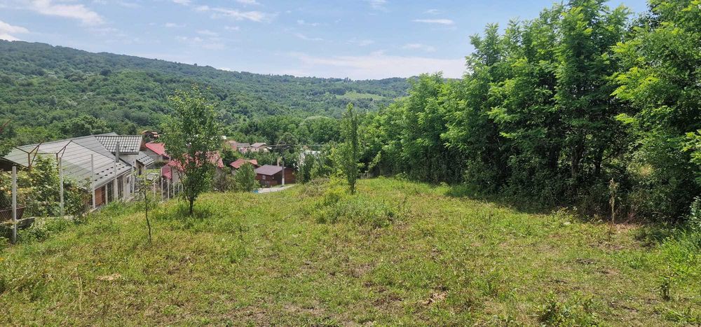 Teren intravilan de vanzare 3400 mp, la 2 km de Valenii de Munte, comuna Drajna de Jos