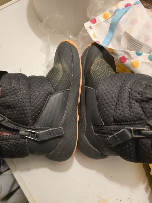 Ботуши Адидас номер 26