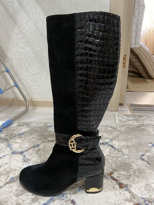 продаю сапоги женские