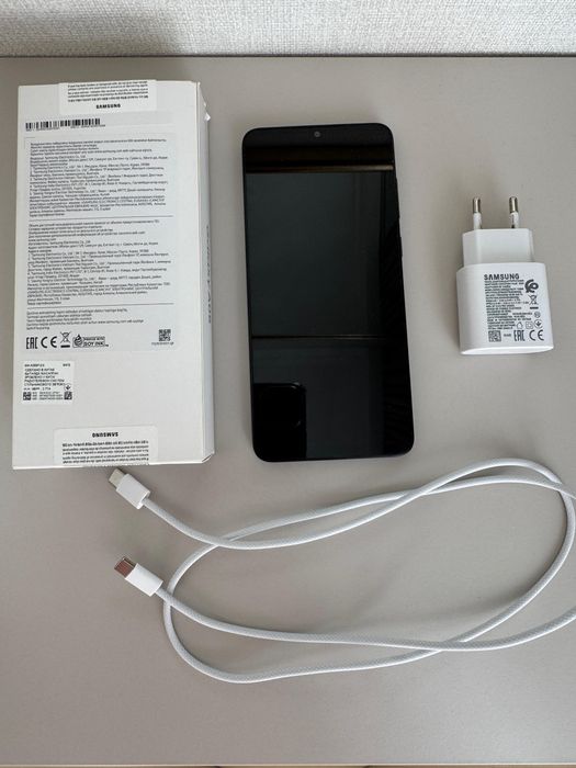 Продам смартфон самсунг