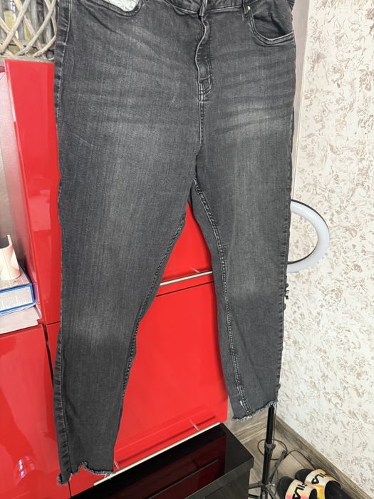 Vand blugi marime mare 30 lei