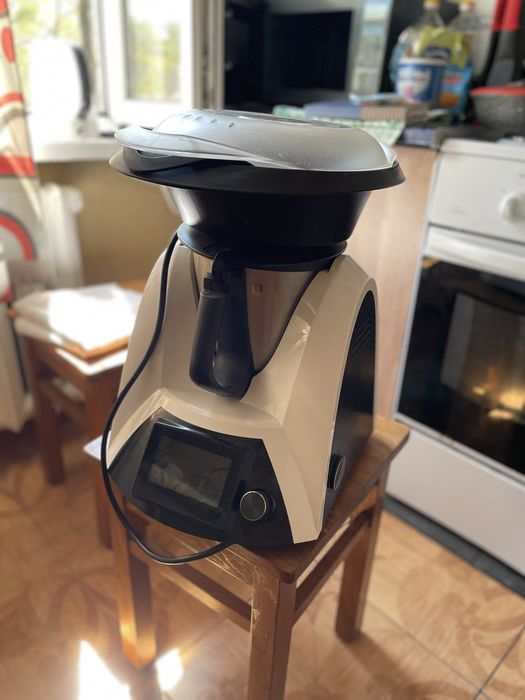 Продаю Thermomix TM5
