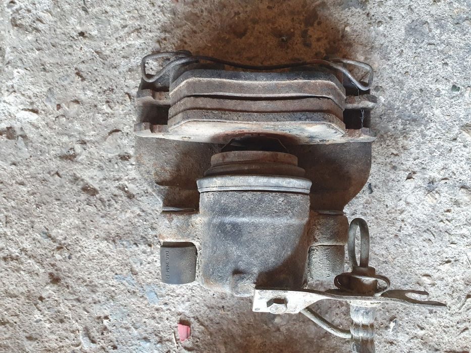 Предни спирачни апарати Audi A4 B5 1.8i 125