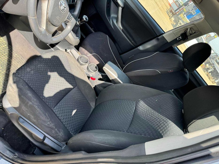 Тойота  Версо 2.0 дизел 126кс