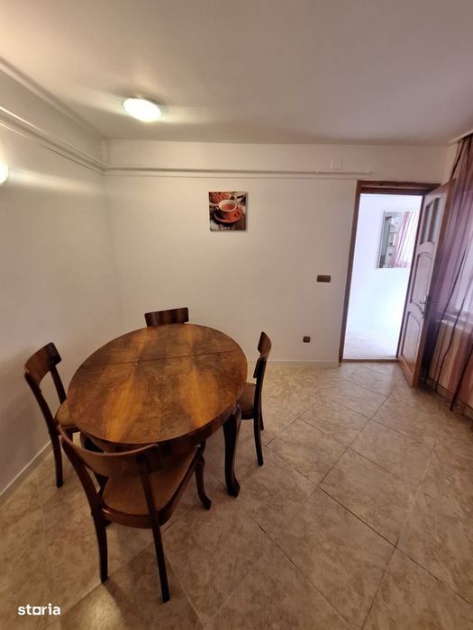 Zona Trocadero , imobil 90 mp., IDEAL BIROURI, curte