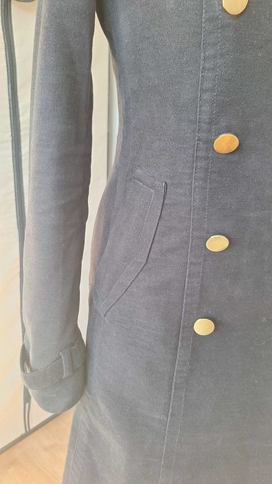 Тренчкот Манго Черен велур