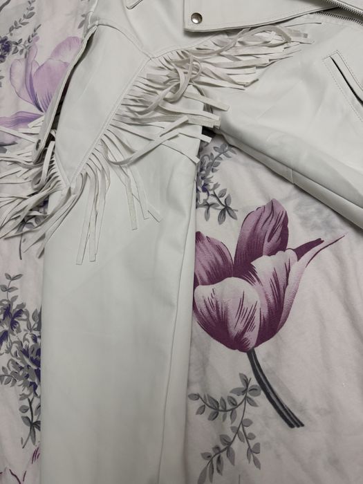 Продам кожанку новая