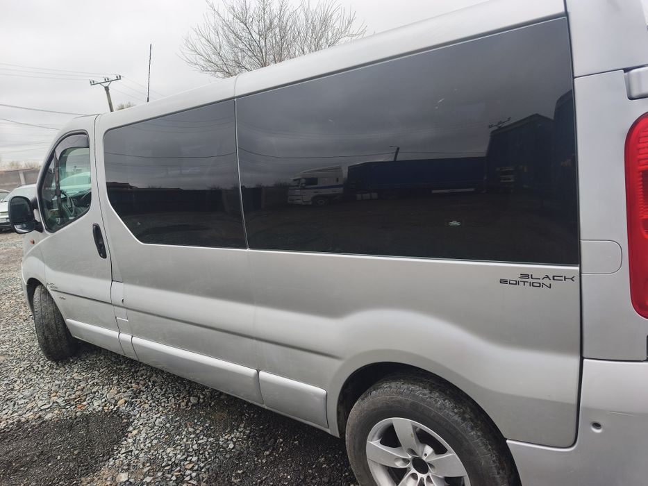 Vând Opel vivaro