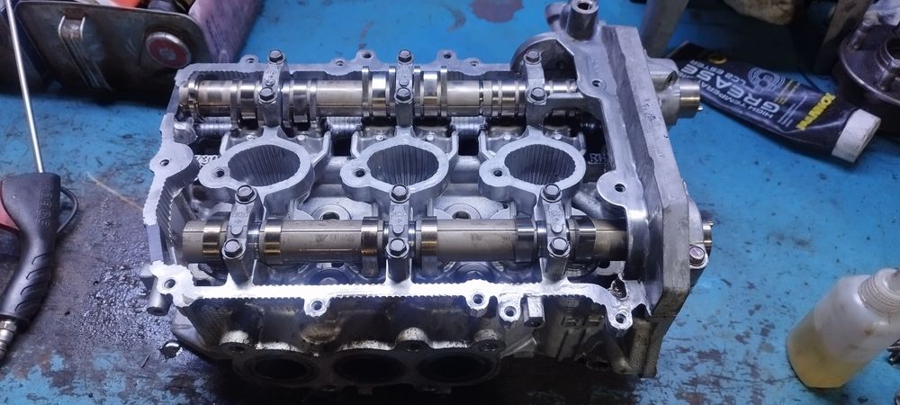 Продам головки блока EZ30