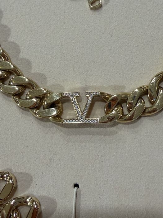 Бижу Valentino Garavani със камъни сваровски