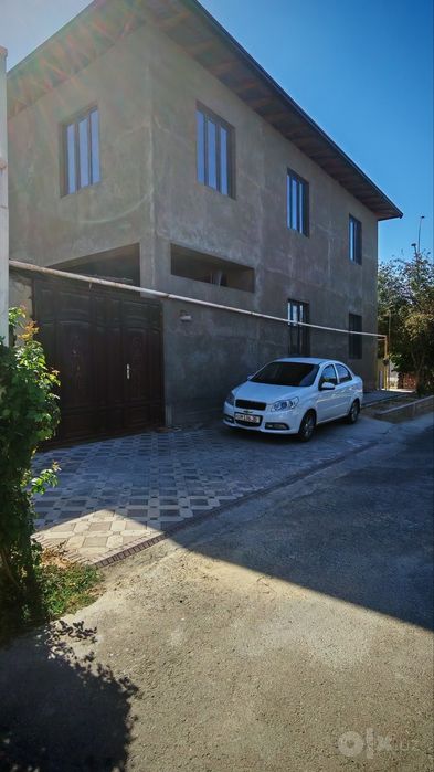 Olmazor tumani taxtapulda 2sotixli uy sotiladi karobka xolata