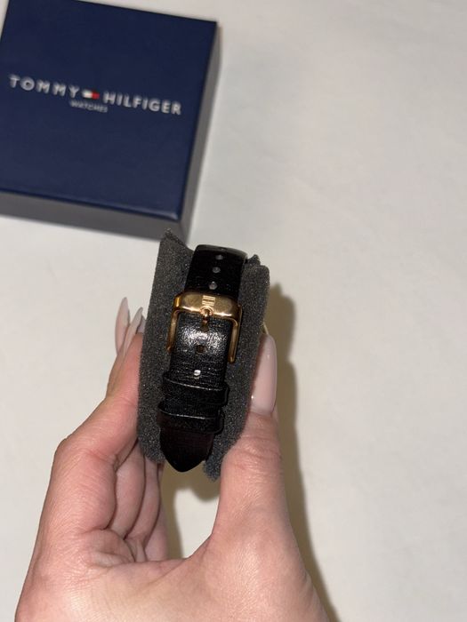 Часы Tommy Hilfiger