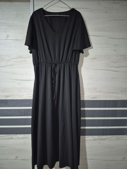 Rochie neagra vaporoasa