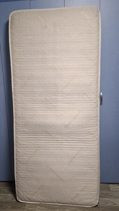 Продам матрас 90×200, безпружинный, б/у