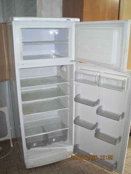 продаётся холодильник   атлант
