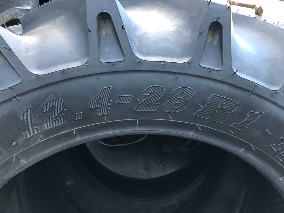 Anvelope noi TRACTOR FIAT 12.4-28 cu 8PLY cauciucuri marca MRL