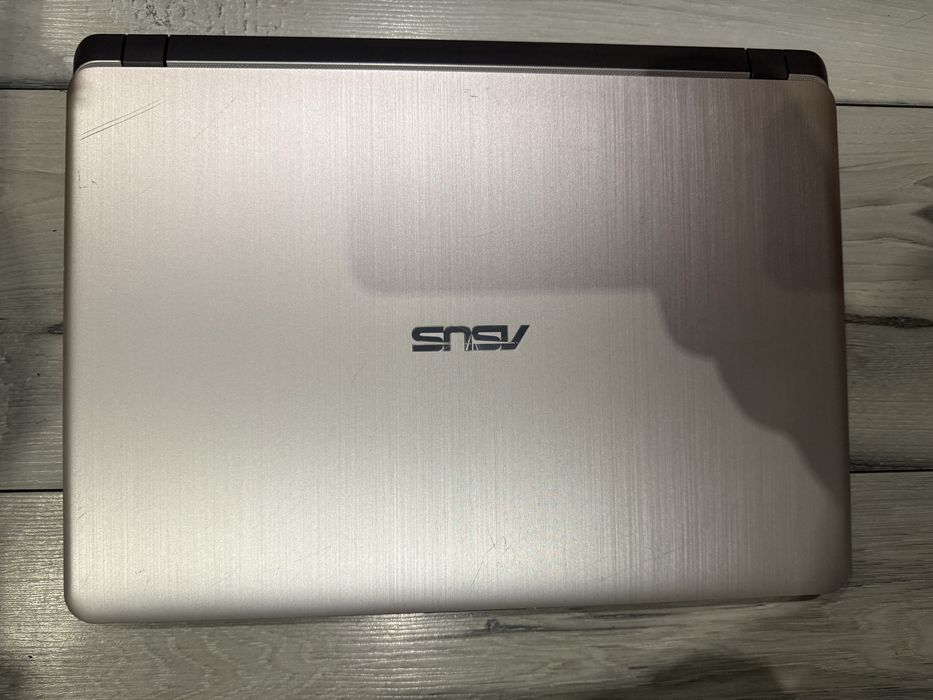 Asus X507U-i3 6006u/8гб/128гб м.2+500гб