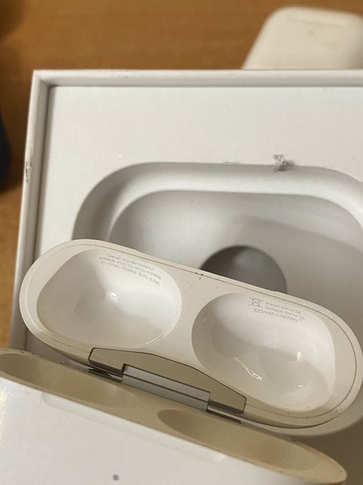 Кейс airpods pro 2 type-c модель в идеальном состоянии б/у