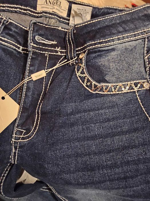 Blugi dama noi cu eticheta