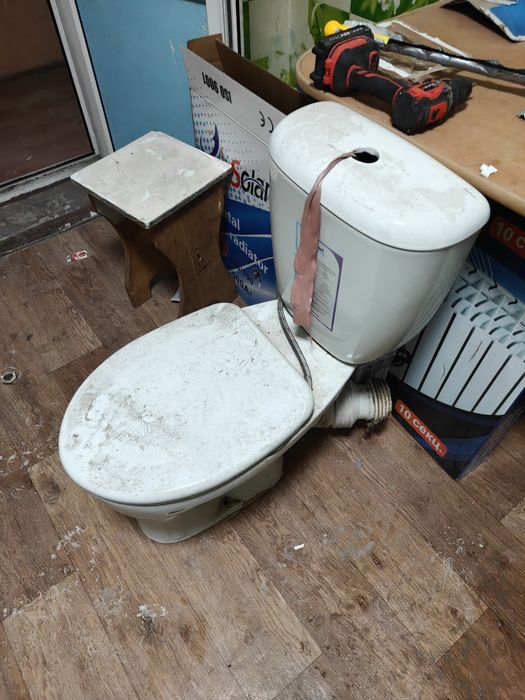 Унитаз в рабочем состоянии