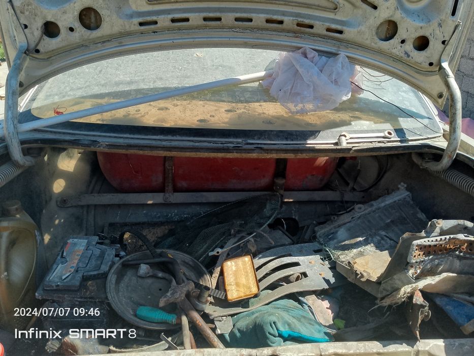 Audi 100 va 80 zapchastga Audi 100 ni gazi bor