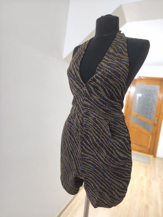 Salopeta scurta  cu spatele gol