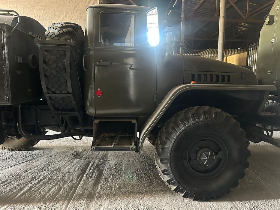 Урал 4320 топливозаправщик