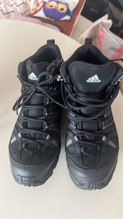 Дамски маратонки нови