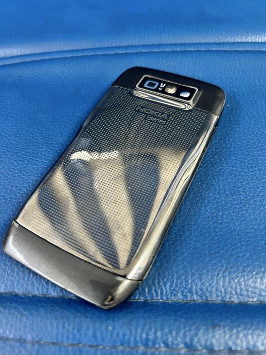 Nokia E71 в идеальном зоводской состоянии!!!