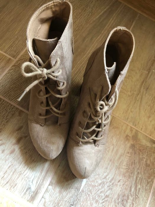 Botine bej cu platforma