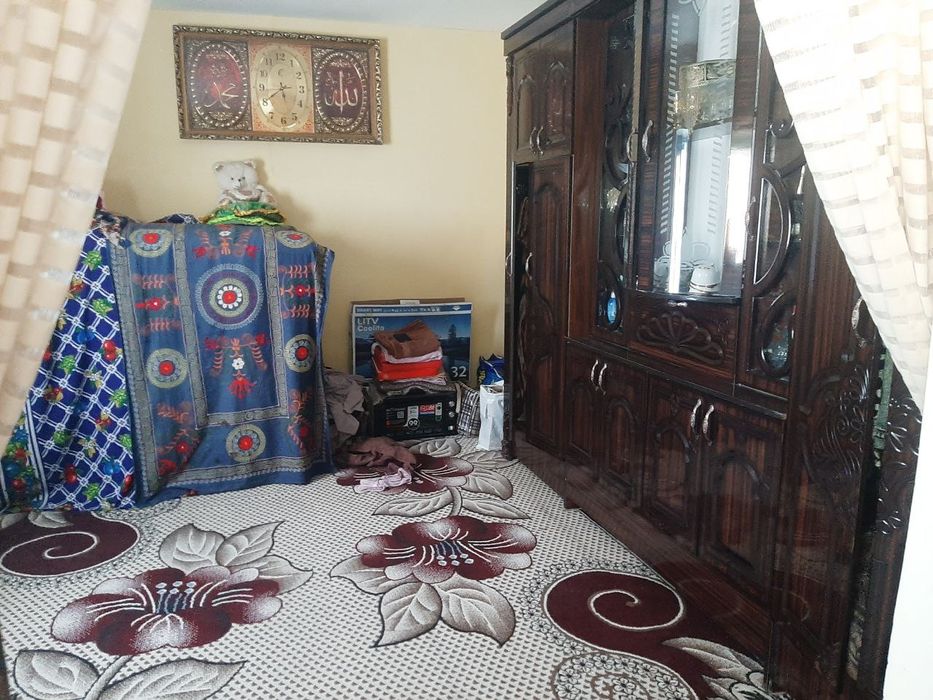 Hovli sotiladi srochno