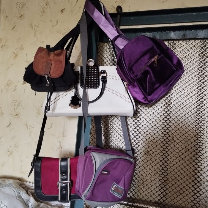 Сумочка-клатч продается и др.