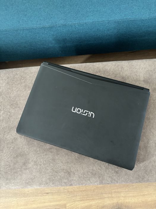 Laptop Gaming Clevo i7-6700HQ• 16gb ram• SSD Samsung 500gb• nvidia GTX