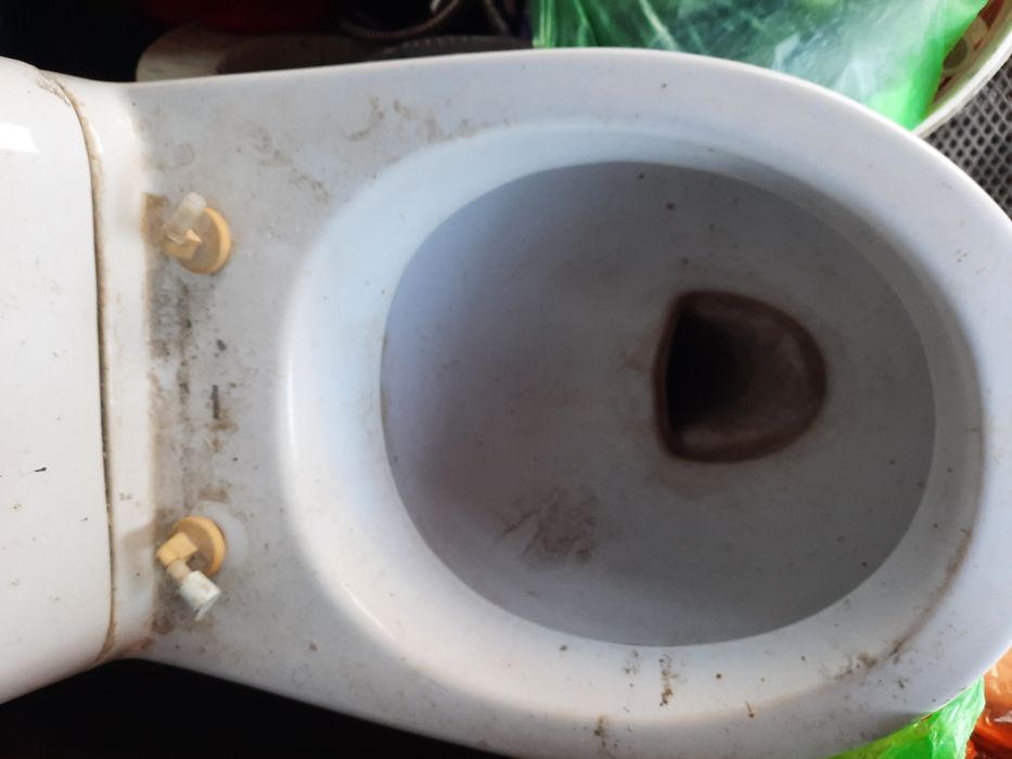 Унитаз продам б/у рабочий.