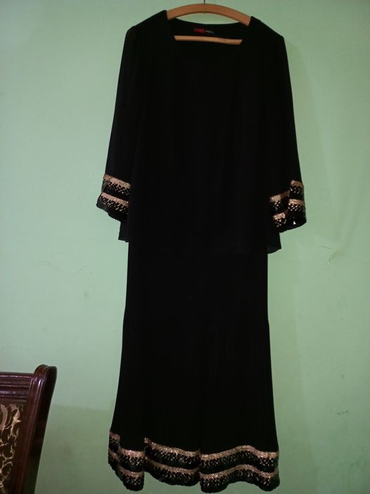 Женское вечернее платье