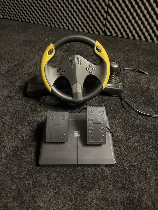 Volan gaming cu schimbator pentru ps3 si ps4.