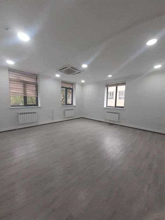 В бизнес-центре NEW LEVEL сдается коммерческое помещение под офис