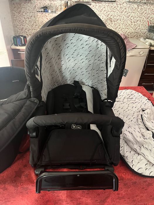 Бебешко столче и кошарка