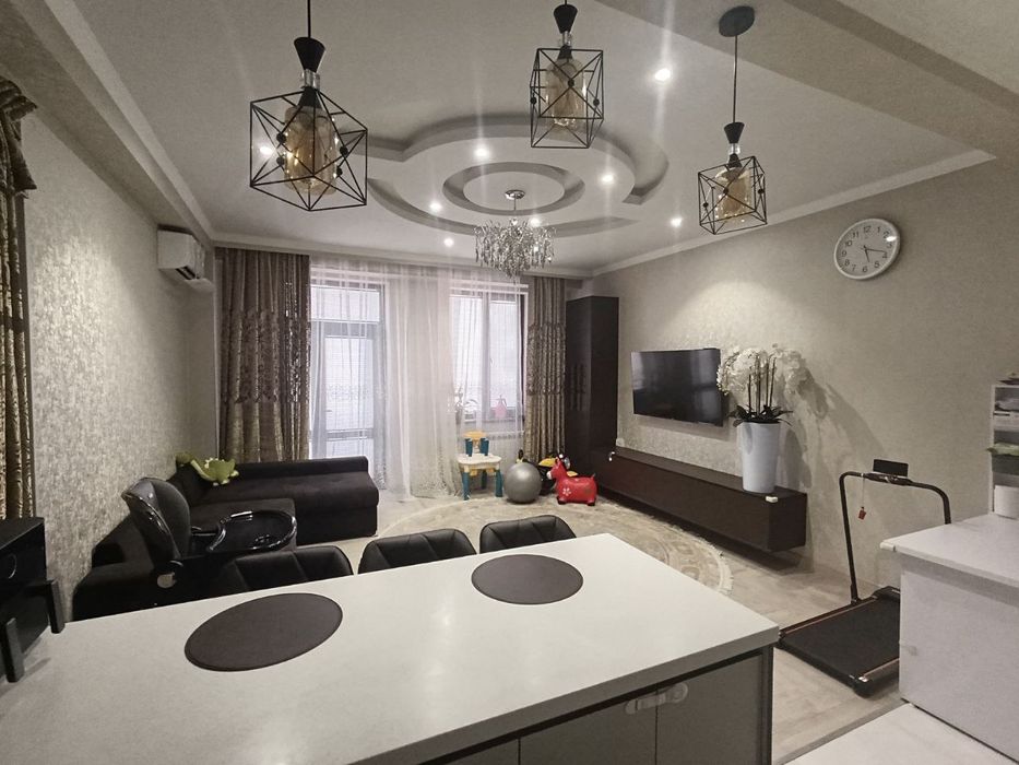 Продаю 2-х  комнатную квартиру Янги Хаёт Green House