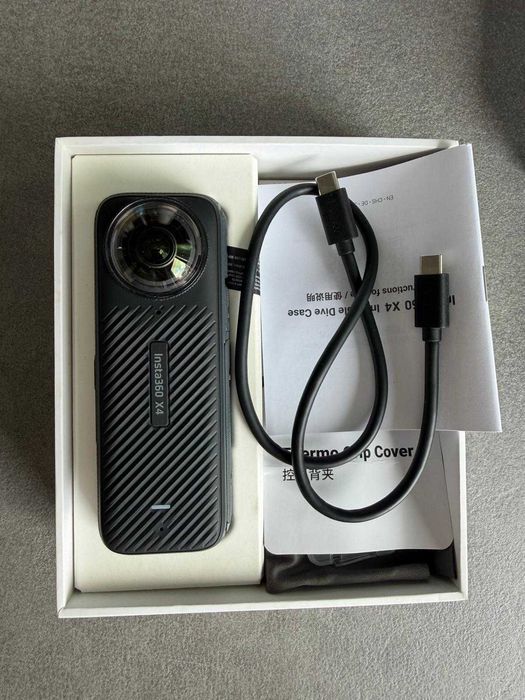 Insta360 x4 8k Action камера с пълен пакет от аксесоари