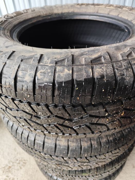 Vând 4 anvelope 265/65/r17