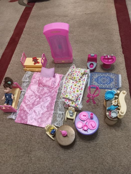 Продам игрушки для  Барби