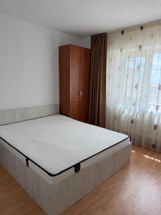 Inchiriez apartament 3 camere