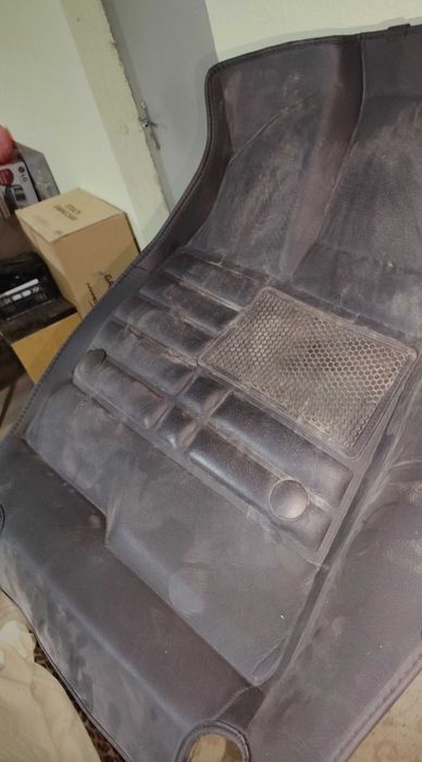 Продаётся коврик BYD E2 оригинал