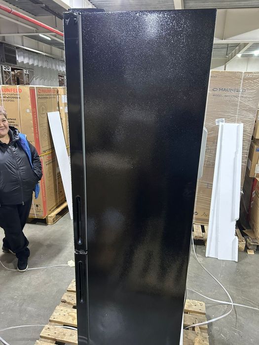 Продам новый холодильник Maunfeld