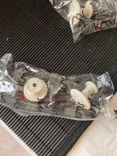 Butoane-manere  mobila